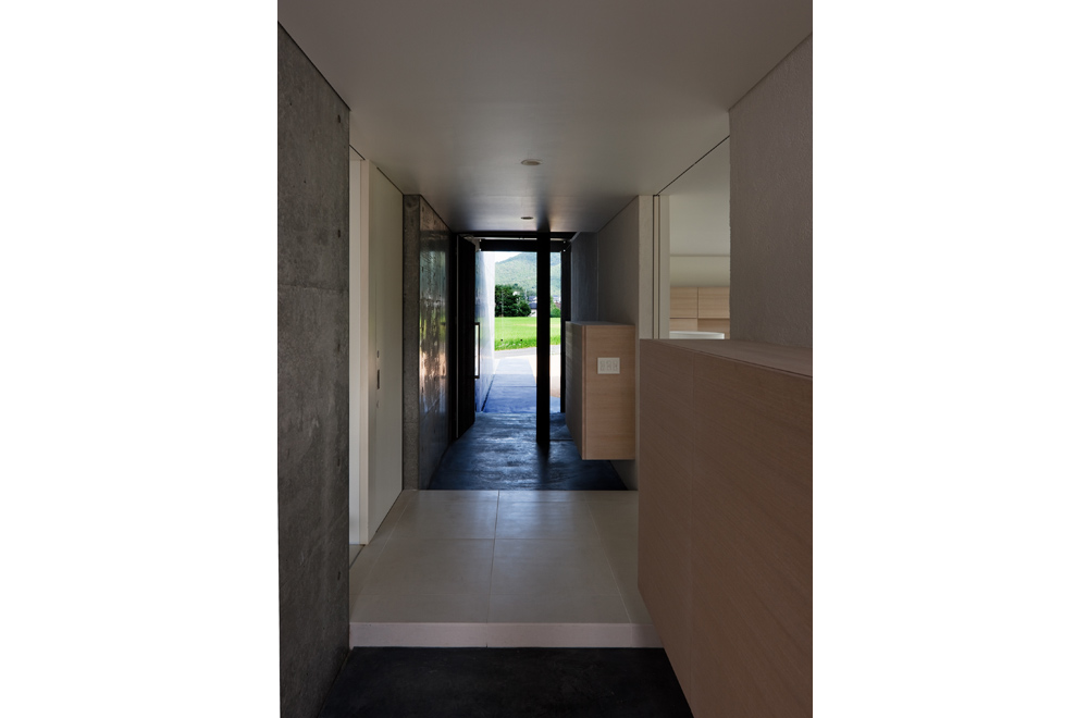 FLAT II: Entrance