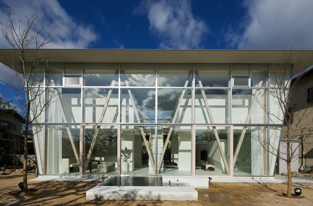 GREEN HOUSE: Facade