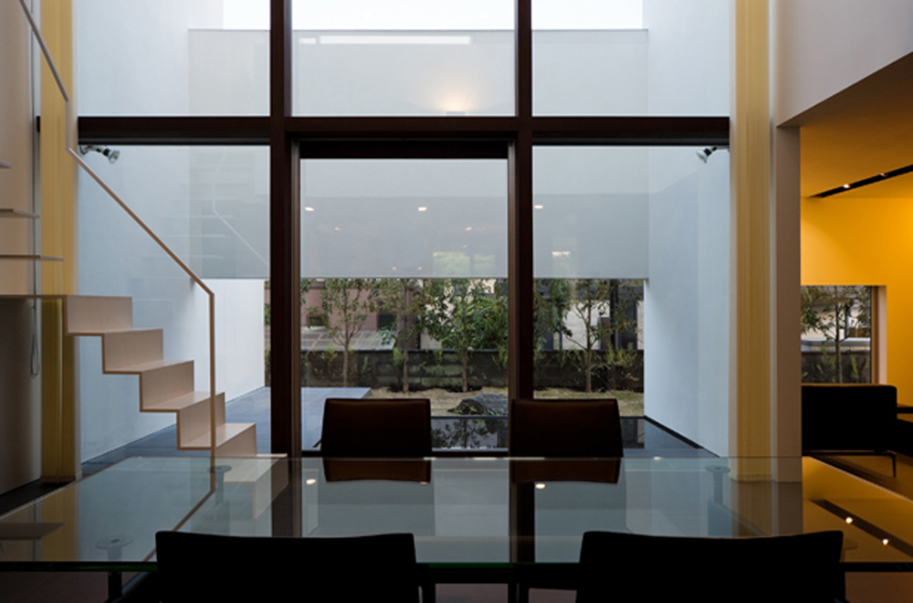 VILLA WHITE CUBE: Dining kitchen