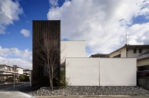 HOUSE WITH A LOUVER TOWER: Facade