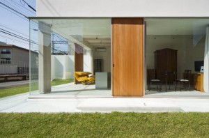 HOUSE OF A GLASS PATIO: Appearance
