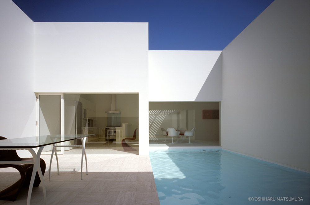 LIAISON HOUSE: Pool