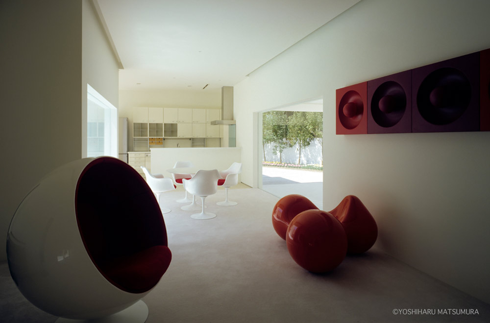 LIAISON HOUSE: Living room
