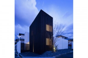 HOUSE WITH A LOUVER TOWER: Appearance (Evening)