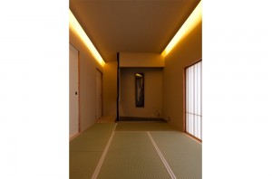 SLIT: Japanese-style room