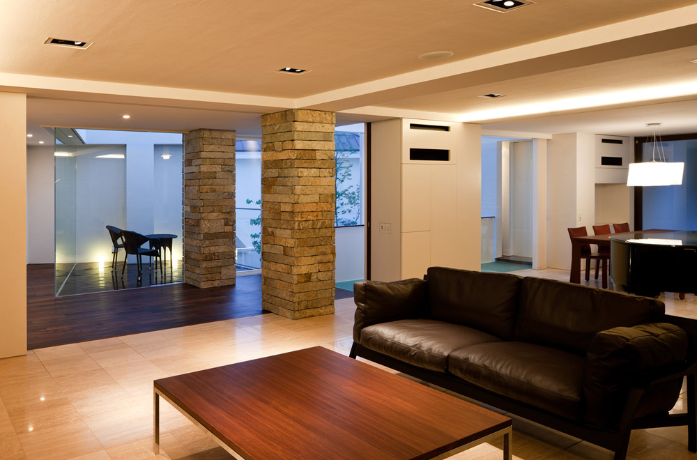 G-HOUSE: Living room