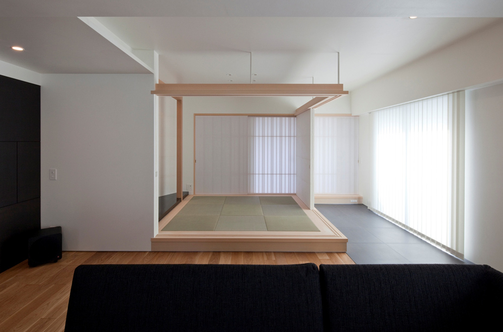 THE HOUSE OF WATER AND LATTICE: Japanese-style room