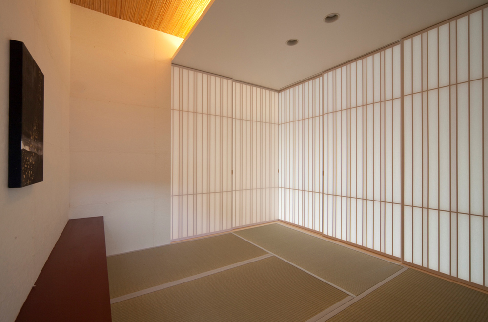 THE HOUSE OF WATER AND LATTICE: Japanese-style room