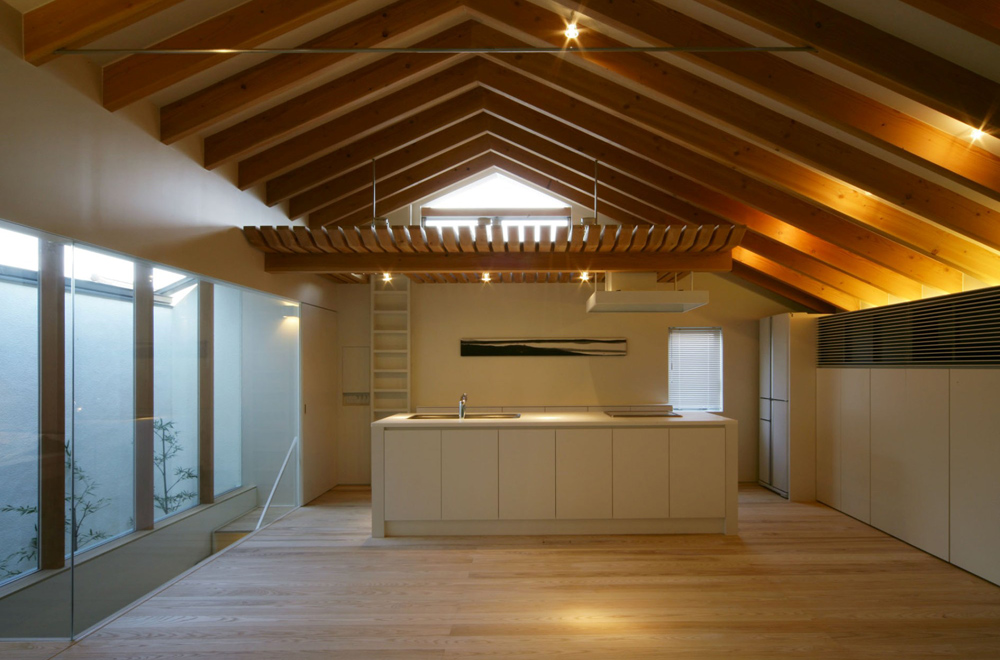 LIFE IN THE FOREST HOUSE: Dining kitchen