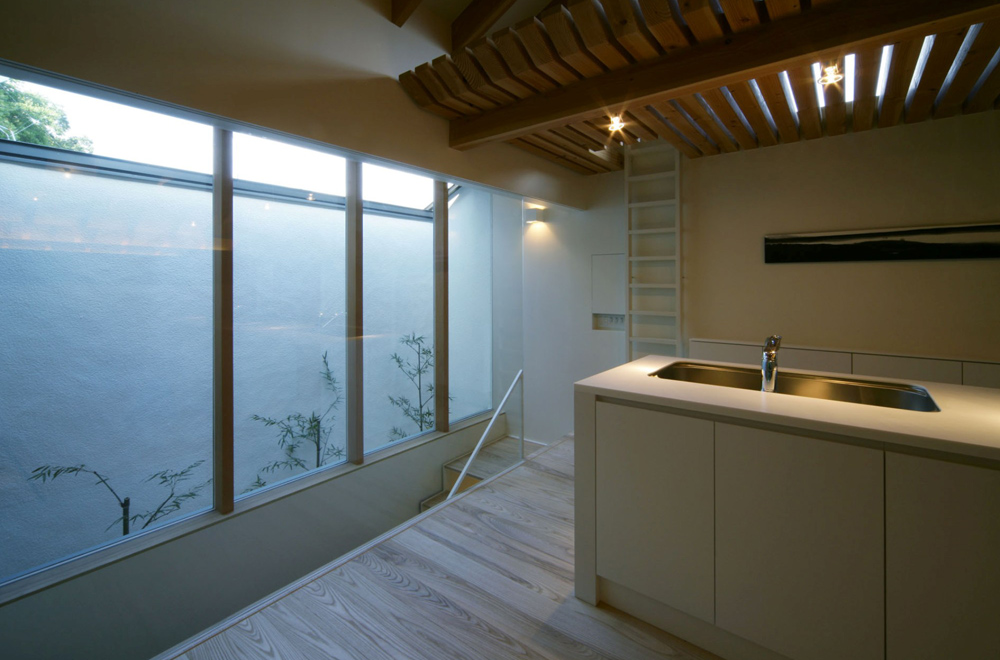 LIFE IN THE FOREST HOUSE: Dining kitchen