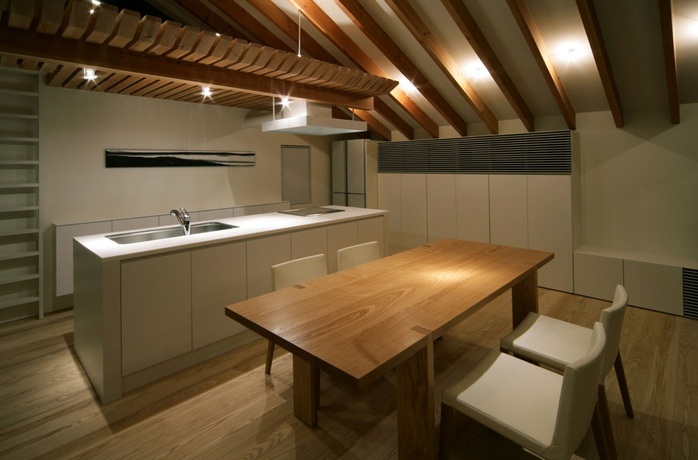 LIFE IN THE FOREST HOUSE: Dining kitchen