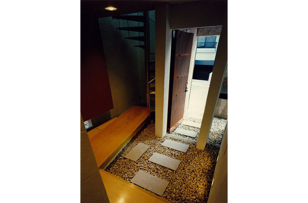 E-HOUSE: Entrance