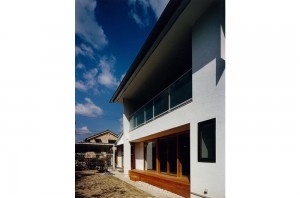 HOUSE IN YASHIKITHOU: Courtyard