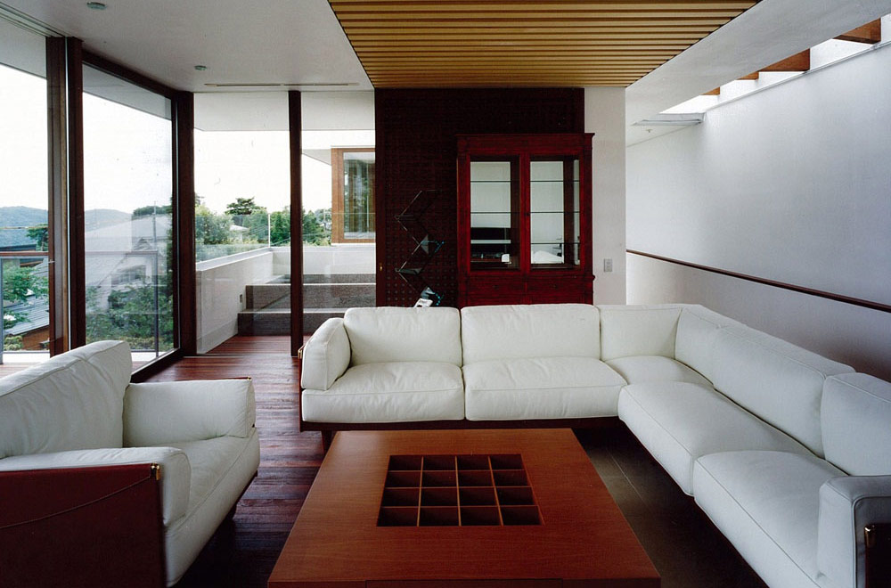 OKUIKE SUMMER HOUSE: Living room