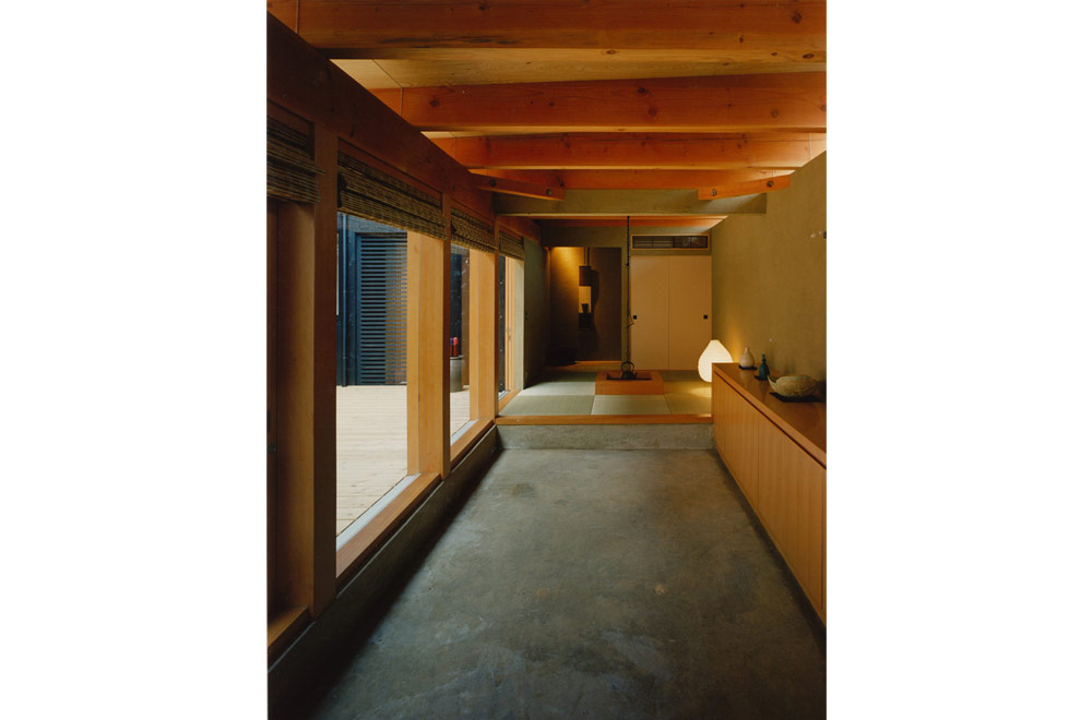 HOUSE IN SAYAMA: Entrance hall