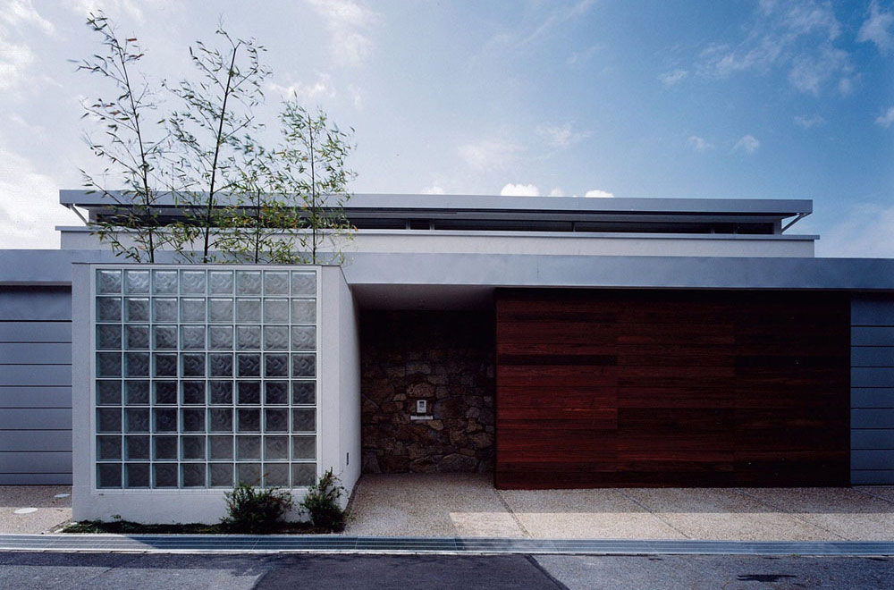 HOUSE IN TOMIGAOKA: Facade