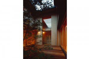 HOUSE IN KOSHIEN: Deck terrace