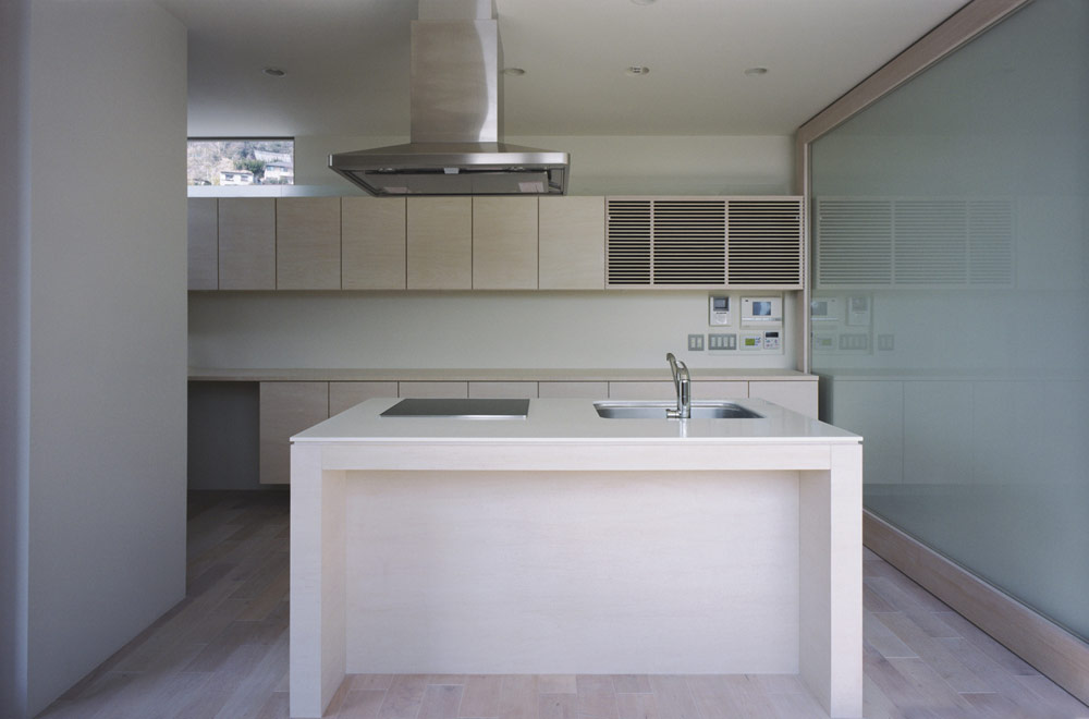 HOUSE IN HIGASHISUMA: Dining kitchen