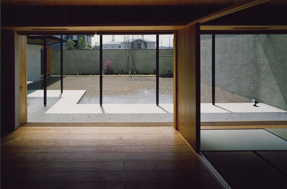 HOUSE IN SHIKAMA: Courtyard