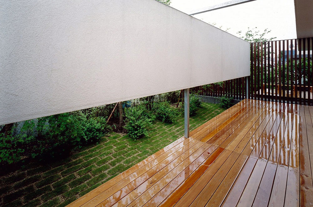 HOUSE IN TOMIGAOKA: Deck terrace