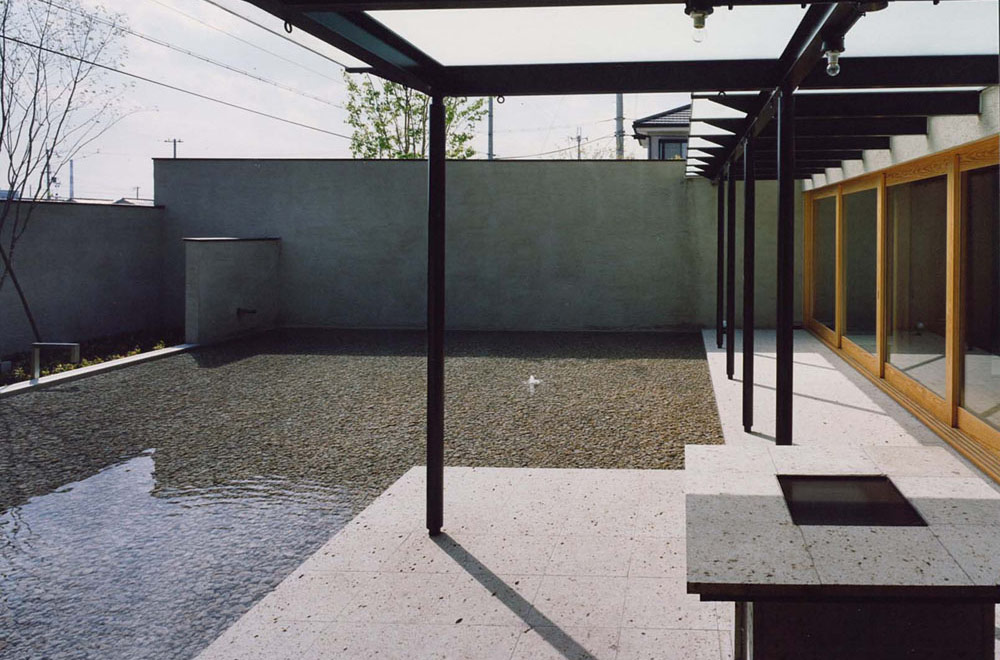 HOUSE IN SHIKAMA: Courtyard