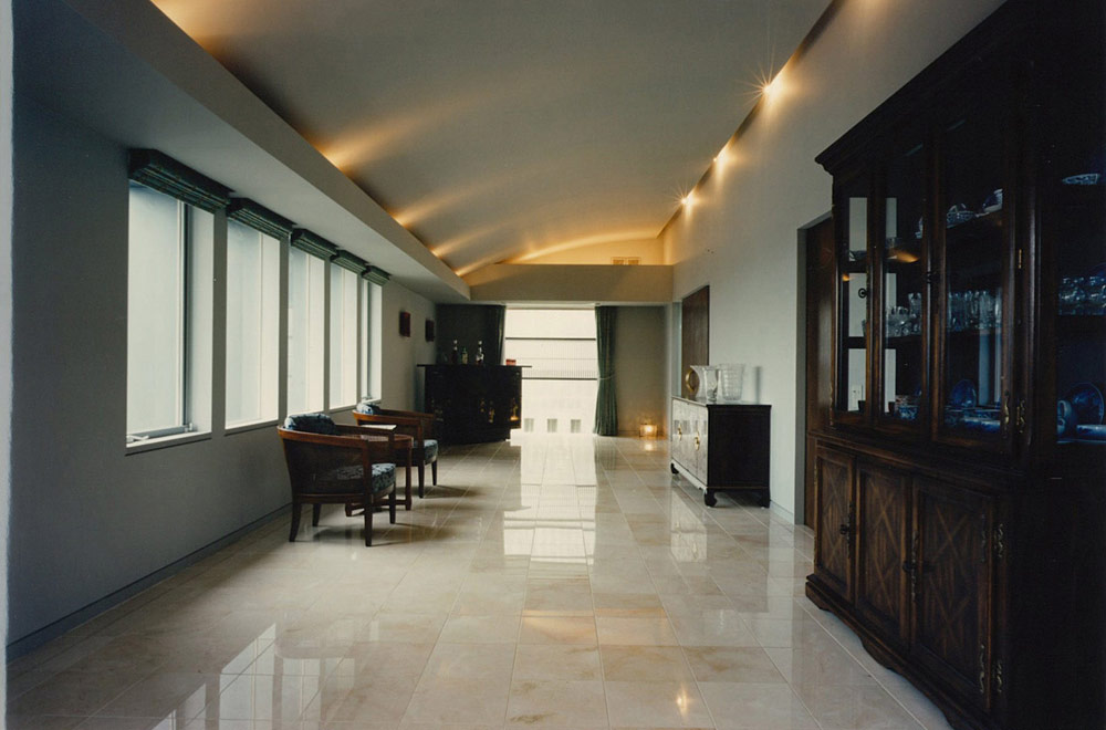 HOUSE IN SUMIYOSHIYAMATE: Living room