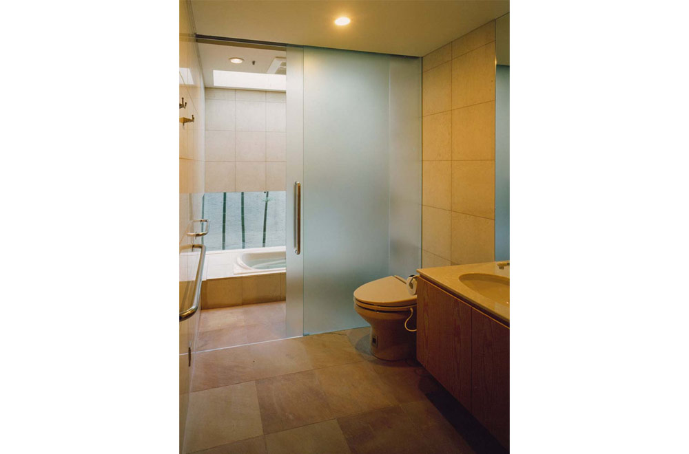 HOUSE IN SHIKAMA: Bathroom and Toilet