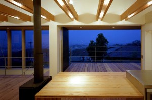 FLYING HOUSE: Living room & Dining kitchen
