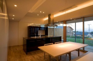 HOUSE OF THE LIGHT: Living room & Dining kitchen