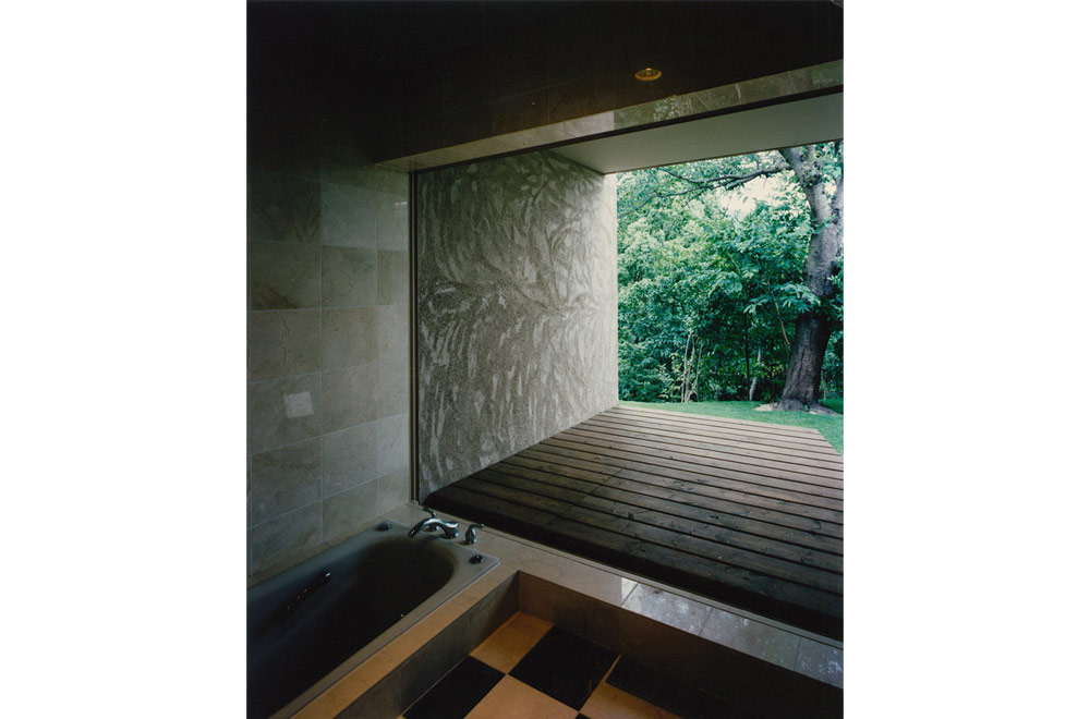 HOUSE IN SUMIYOSHIYAMATE: Bathroom