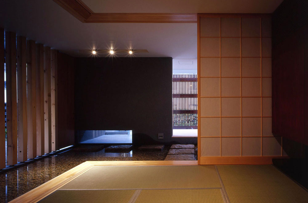 HOUSE IN MIYANISHICHO: Japanese-style room