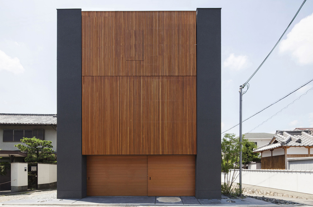 LOUVER FACADE: Facade