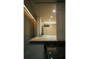 LOUVER FACADE: Japanese-style room