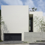 A HOUSE WITH THE WATER DECK