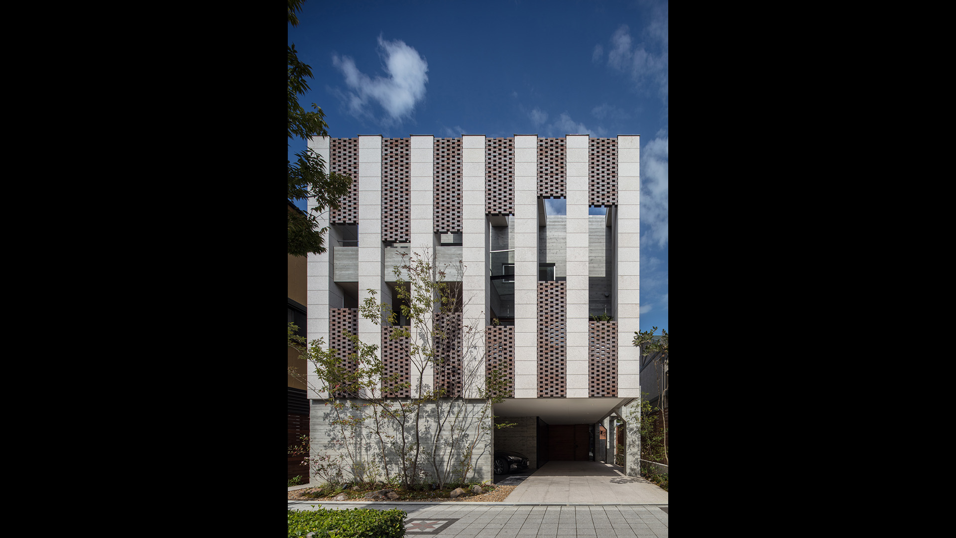 HONEYCOMB BRICK HOUSE